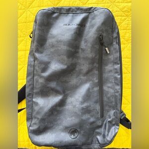 Mammut Seon Transporter X Backpack – 26L – Black & Grey Camo – Like New